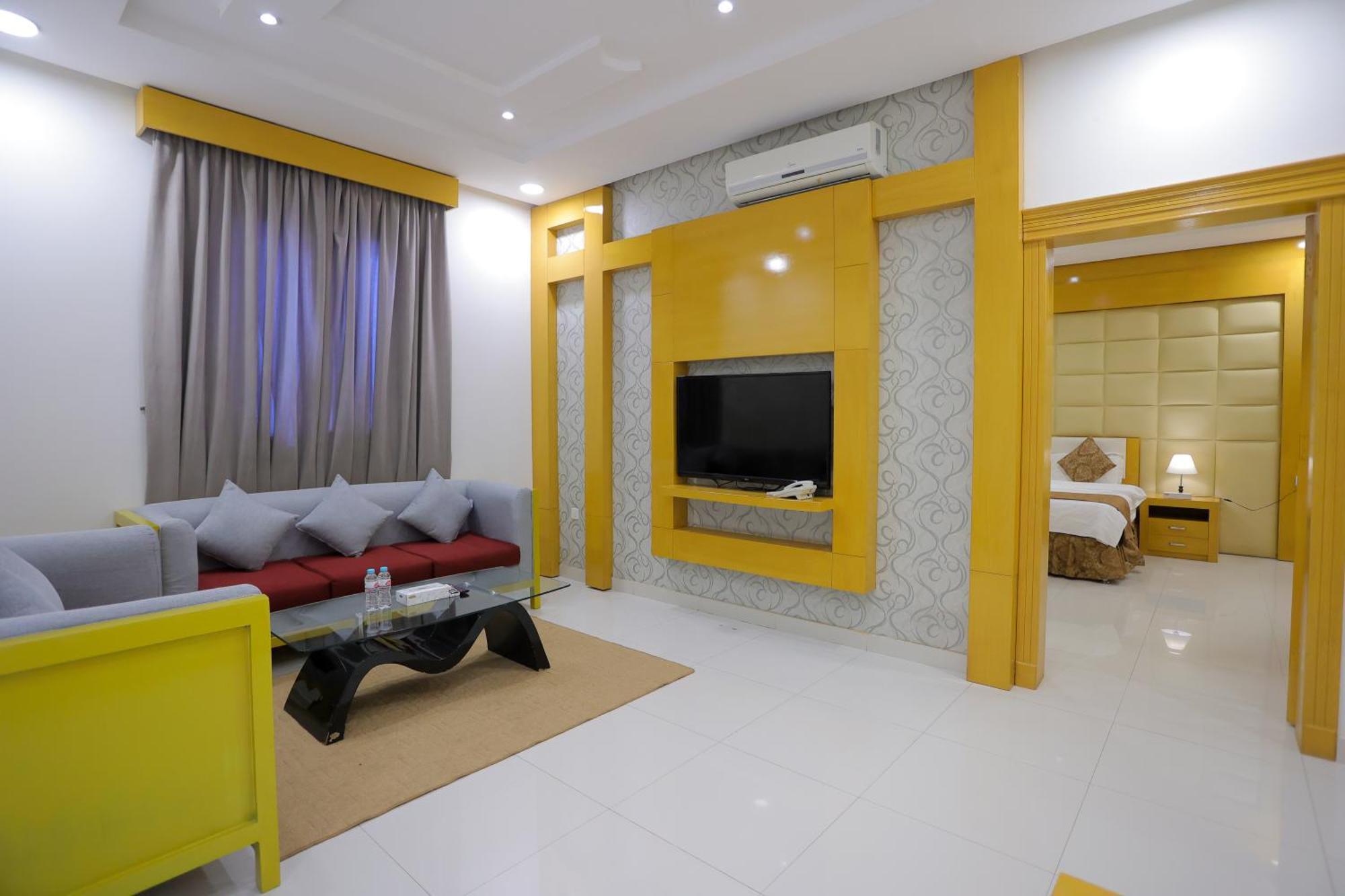 Aparthotel هوستا الملقا Riad Exterior foto