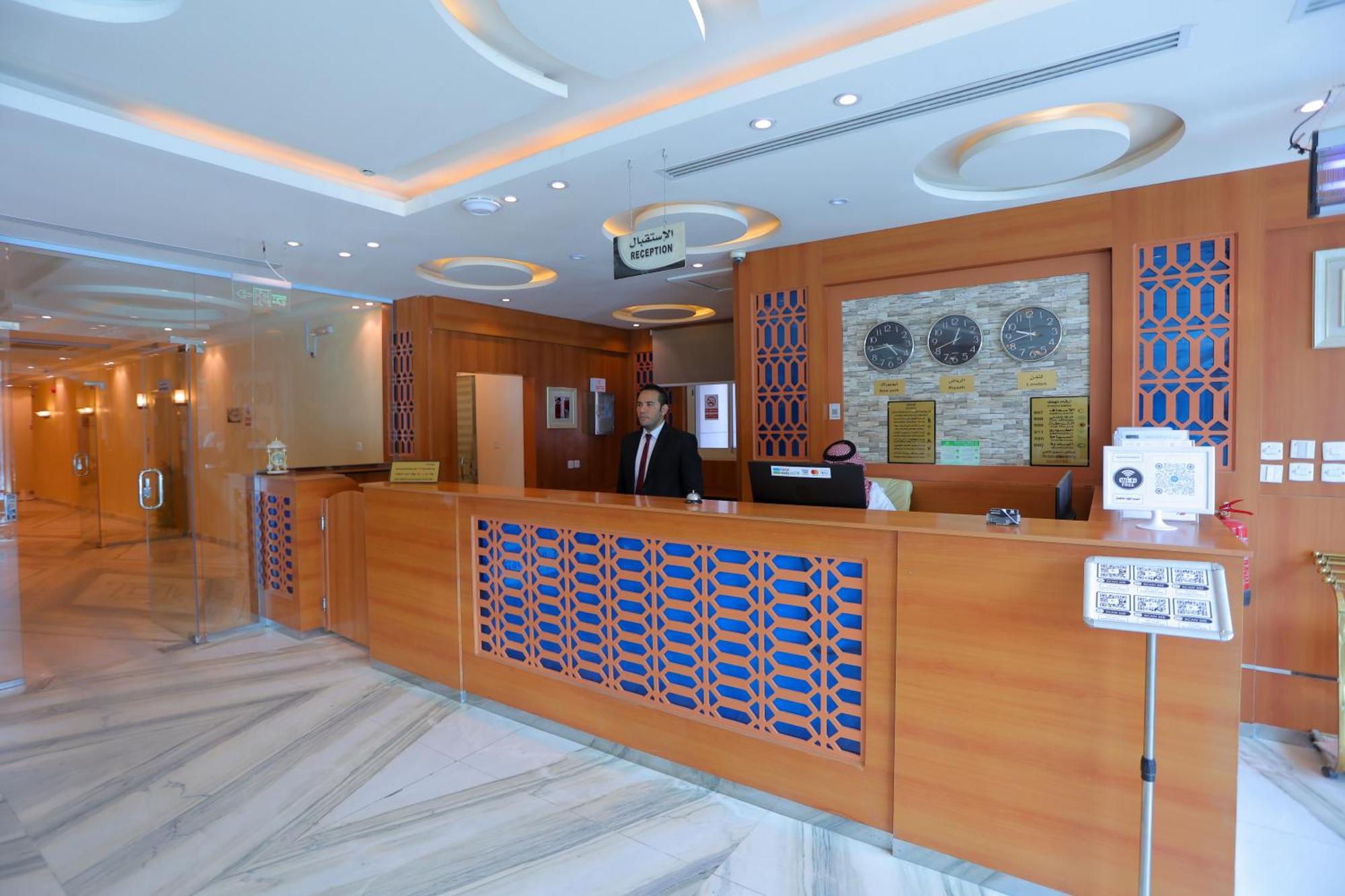 Aparthotel هوستا الملقا Riad Exterior foto