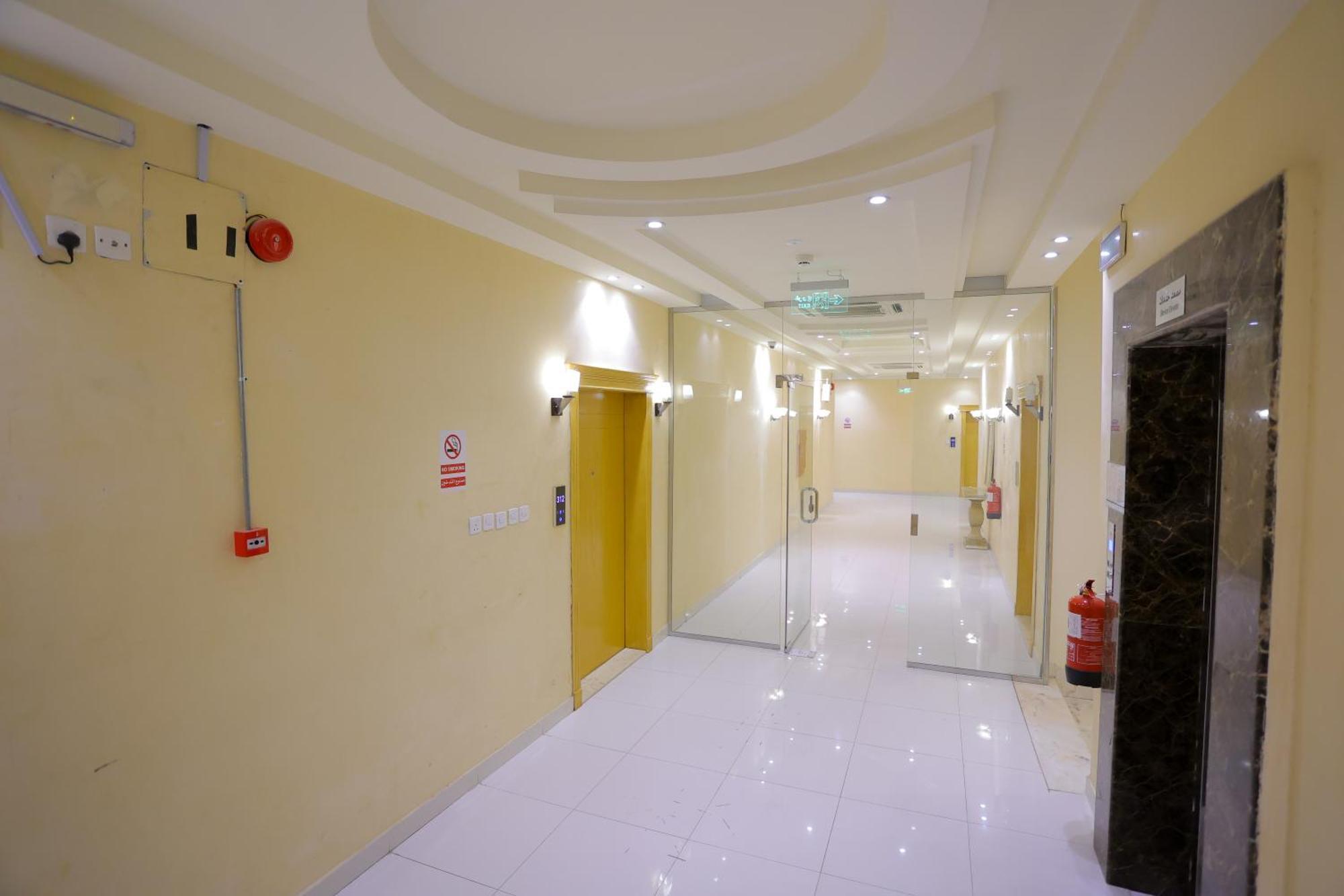 Aparthotel هوستا الملقا Riad Exterior foto